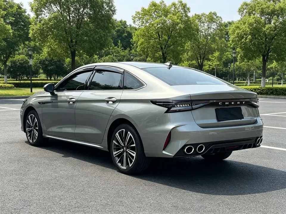 Chery Arrizo 8 Arrizo 8 2025 1.6TGDI DCT Intelligence 2025 — thumbnail 2