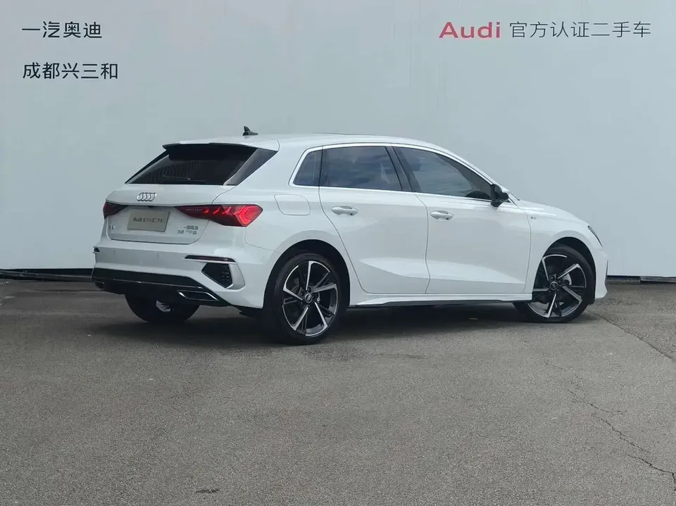 Audi A3 Audi A3 2024 Sportback 35 TFSI Stylish and sporty 2024 — thumbnail 4