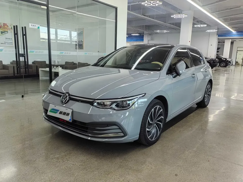 Volkswagen Golf golf 2023 280TSI DSG Pro facelift 2023 — photo 1, buy with delivery to Moscow