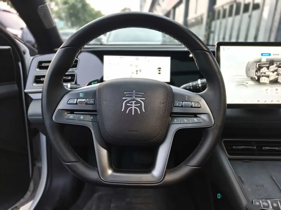 BYD Qin L DM Qin L DM 2025 DM-i 120KM Intelligent Driving Edition 2025 — миниатюра 3