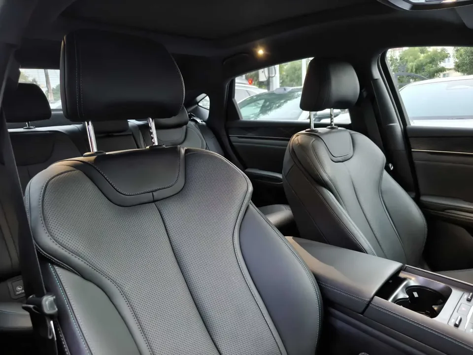 BYD Qin L DM Qin L DM 2025 DM-i 120KM Intelligent Driving Edition 2025 — миниатюра 4
