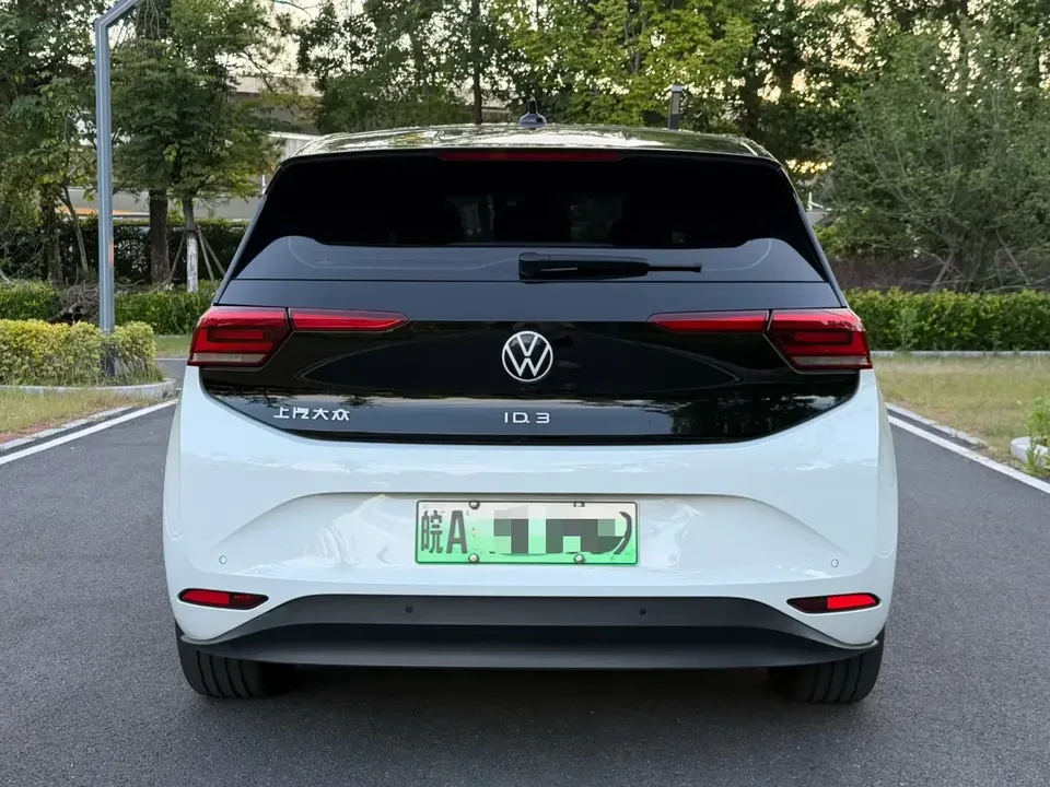 Volkswagen ID.3 Volkswagen ID.3 2024 Outstanding Edition 2024 — thumbnail 2