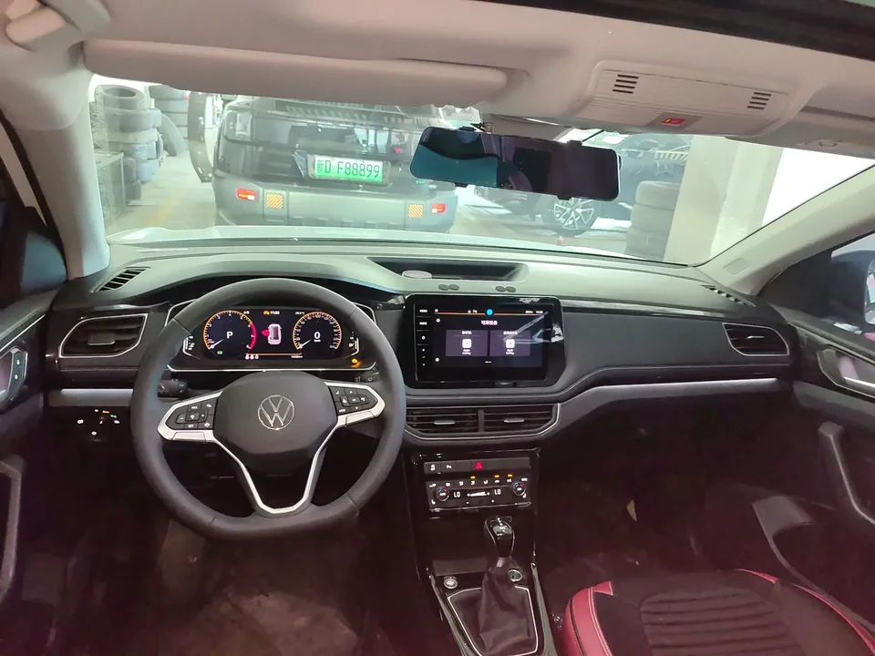 Volkswagen Tharu tuyue 2025 New 300TSI Ruixiang Edition 2025 — thumbnail 2