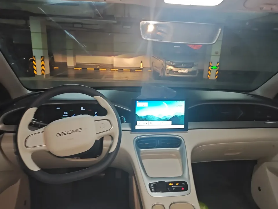 Geely Star Wish Star Wish 2025 410km Free Edition 2025 — thumbnail 2