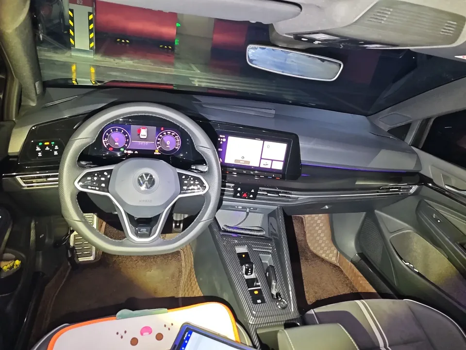 Volkswagen Golf golf 2024 280TSI DSG R-Line 50 Years Legend Edition 2024 — thumbnail 2