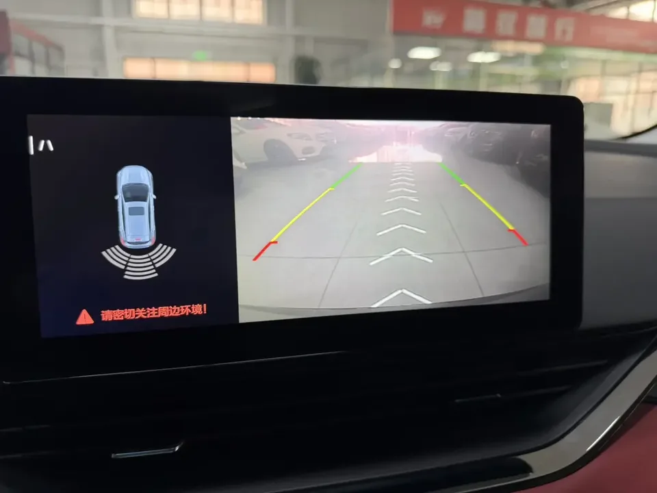 Geely Emgrand S Emgrand S 2021 1.4T CVT Luxury 2022 — thumbnail 3