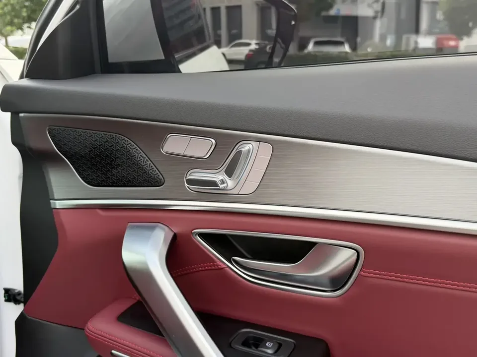 Jetour Jietu X70 PLUS Jietu X70 PLUS 2025 Champion Edition 1.5T DCT Champion MAX+ 5 Seaters 2025 — thumbnail 3