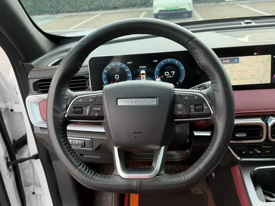 Jetour Jietu X70 PLUS Jietu X70 PLUS 2025 Champion Edition 1.5T DCT Champion MAX+ 5 Seaters 2025 — thumbnail 4