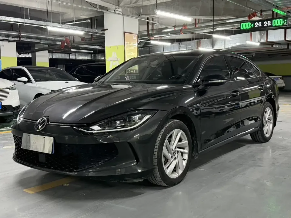 Volkswagen Lamando Lingdu 2023 Lingdu L 280TSI DSG Hot Edition 2023 — photo 1, buy with delivery to Moscow