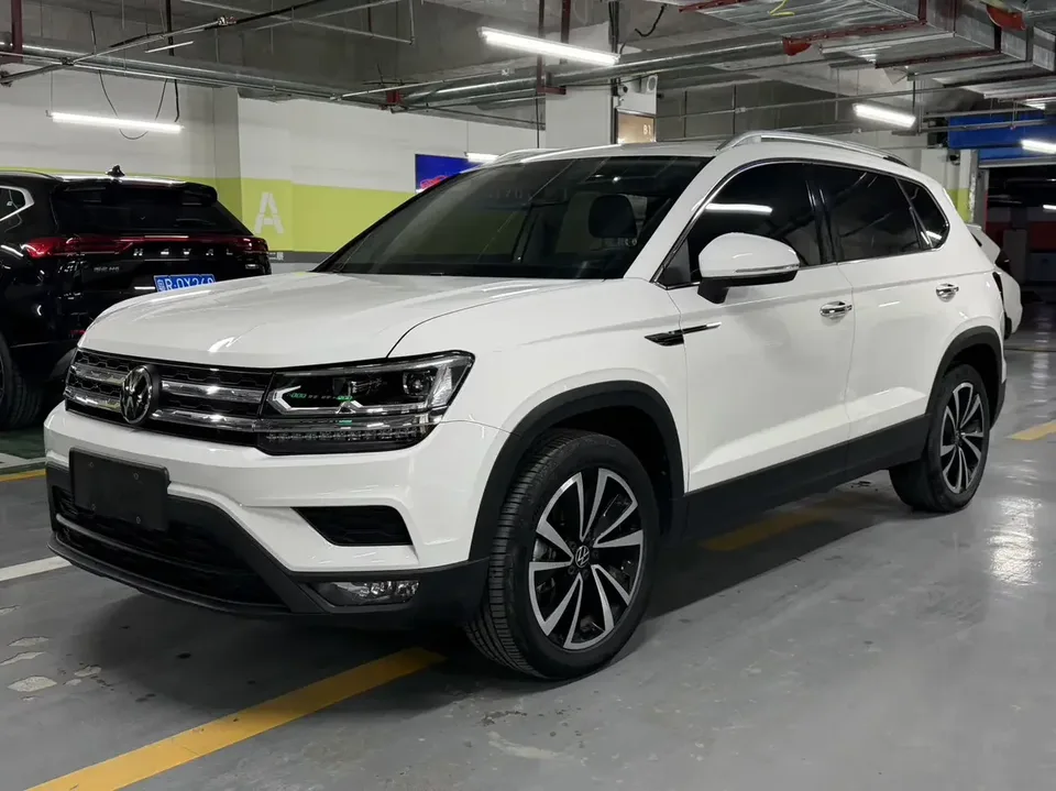 Volkswagen Tharu tuyue 2022 280TSI 2WD Deluxe Edition 2022 — photo 1, buy with delivery to Moscow