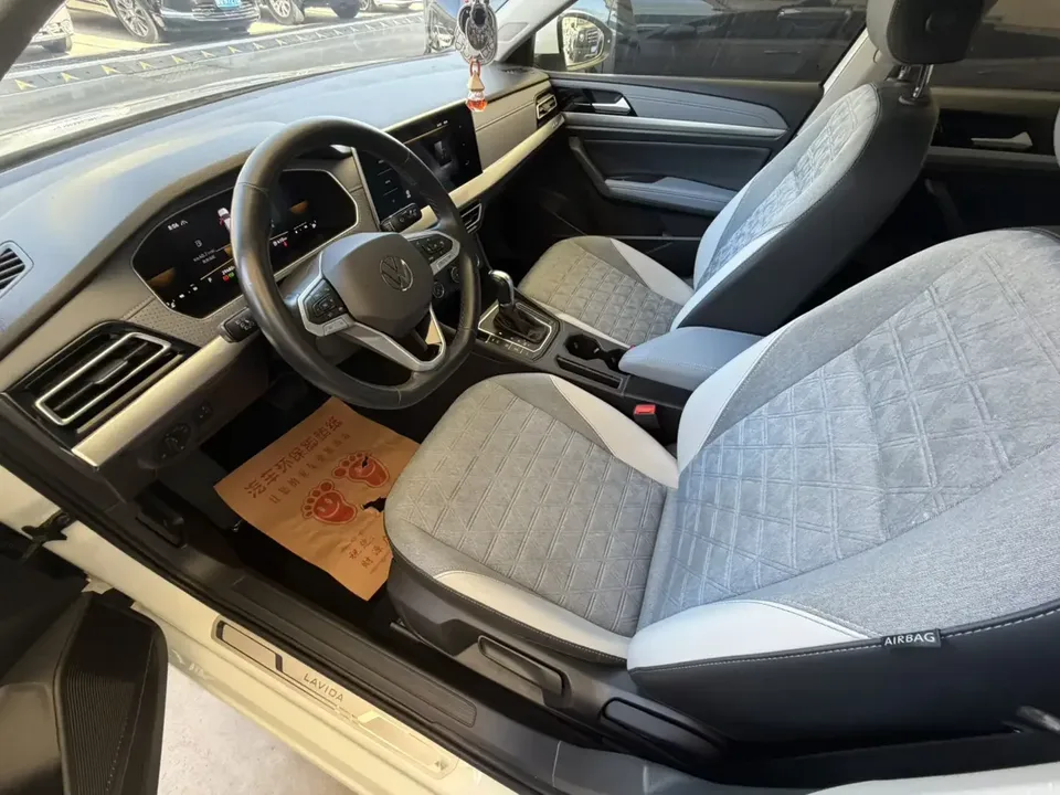 Volkswagen Lavida Lavida 2023 280TSI DSG Full Elegance Edition 2022 — thumbnail 4