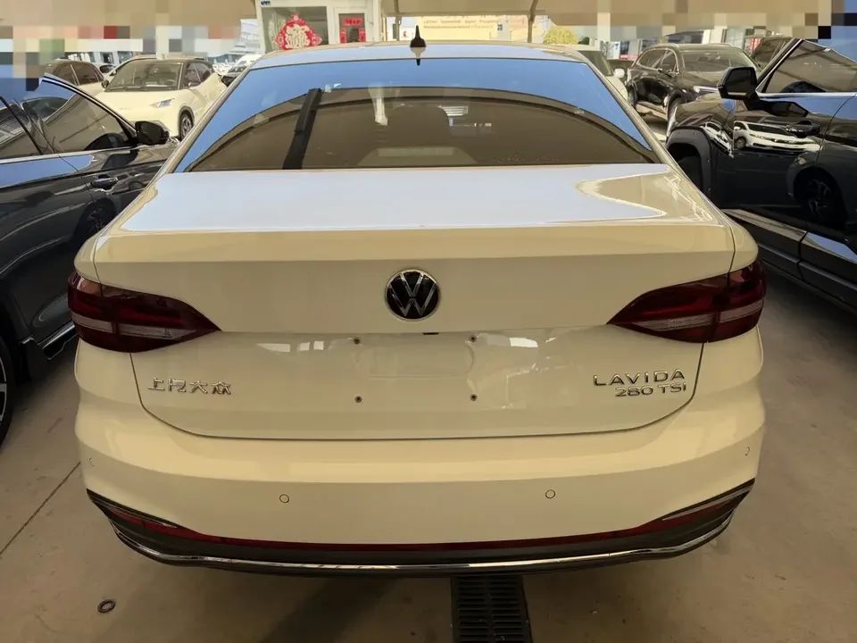 Volkswagen Lavida Lavida 2023 280TSI DSG Full Elegance Edition 2022 — photo 1, buy with delivery to Moscow