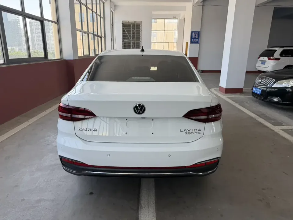 Volkswagen Lavida Lavida 2023 280TSI DSG Full Elegance Edition 2022 — thumbnail 2