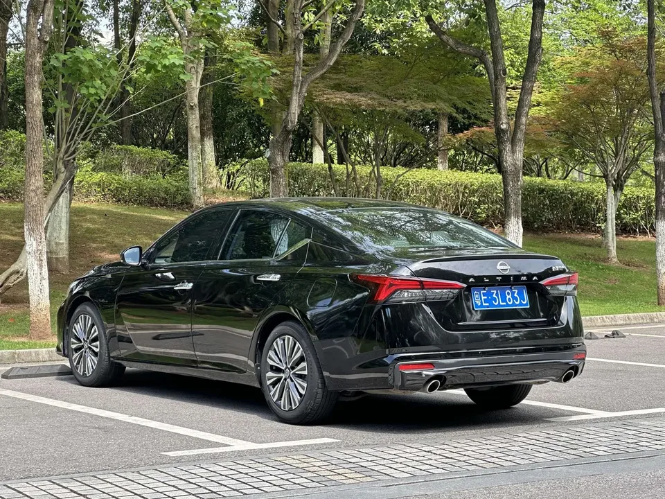 Nissan Altima Sound of nature 2022 2.0L XL-TLS Enjoy Edition 2023 — thumbnail 2