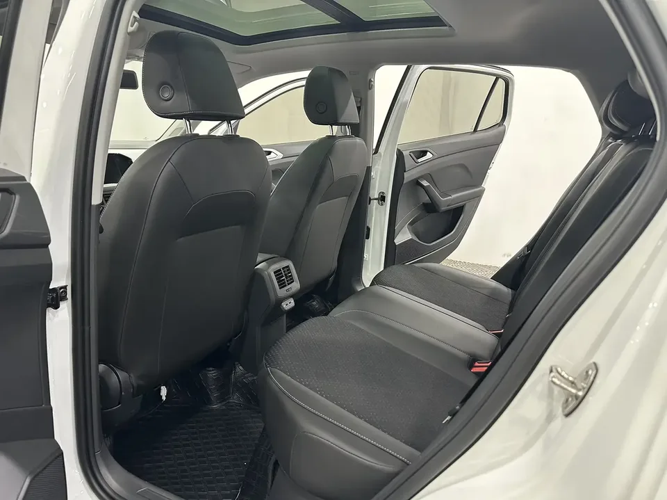 Volkswagen Explore the shadows Explore the shadows 2021 1.5L Automatic R-Line Smart Edition 2023 — thumbnail 3