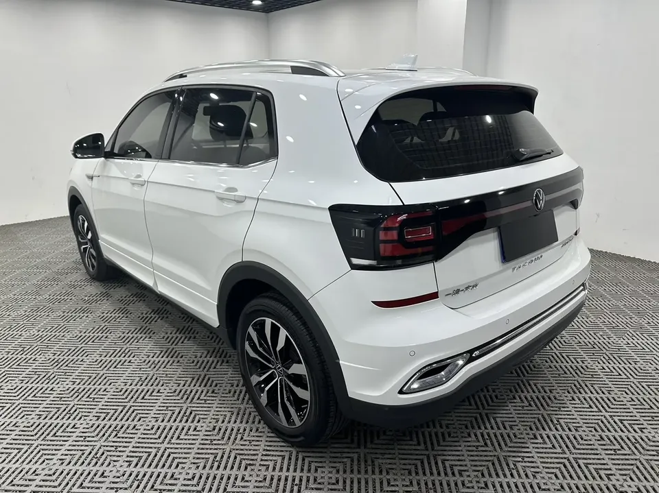 Volkswagen Explore the shadows Explore the shadows 2021 1.5L Automatic R-Line Smart Edition 2023 — thumbnail 4