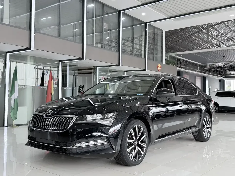 Skoda Superb Speedy 2024 TSI280 DSG Premium Edition 2023 — photo 1, buy with delivery to Moscow