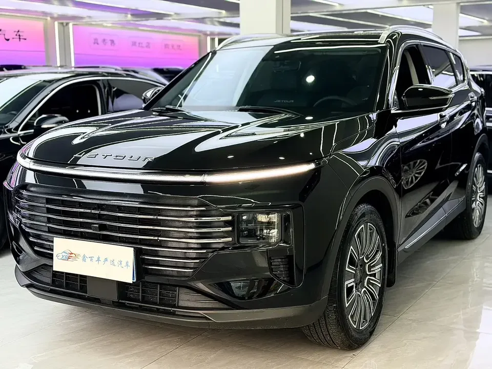 Jetour Jietu X70 PLUS Jietu X70 PLUS 2025 1.5T 6DCT Elite 5-seater 2024 — photo 1, buy with delivery to Moscow