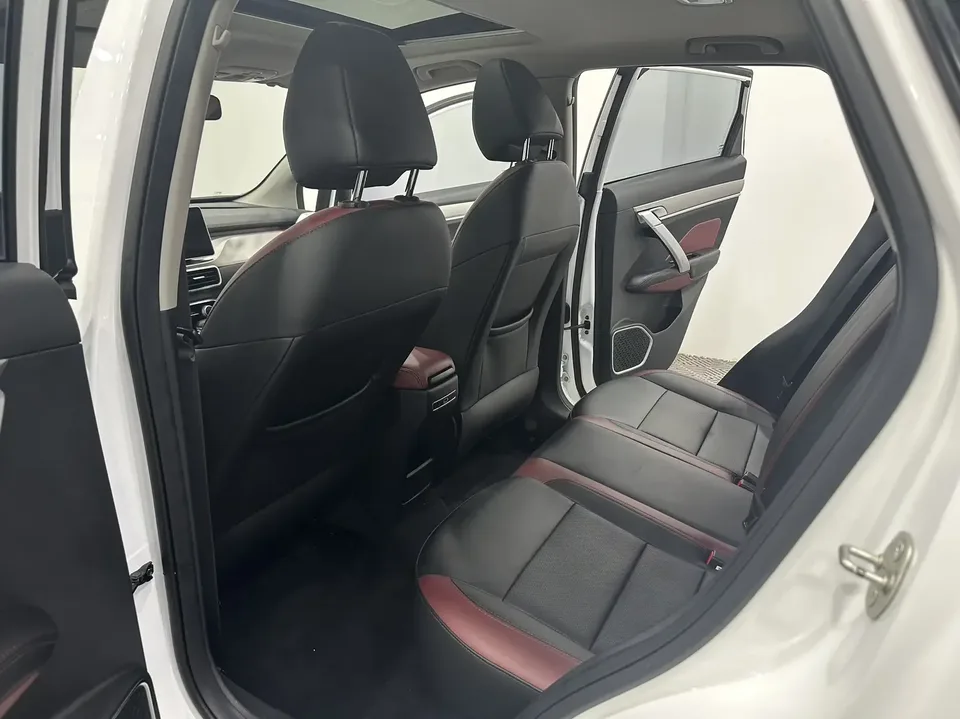 Geely Coolray SX11 Binyue 2021 240T DCT Diamond Edition 2022 — thumbnail 3