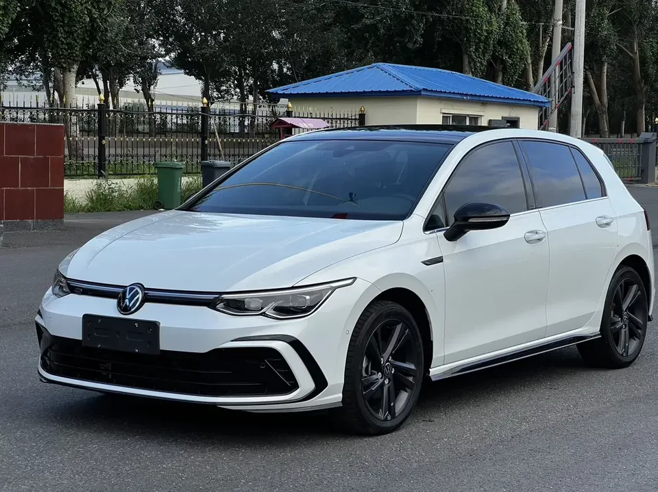 Volkswagen Golf golf 2021 280TSI DSG R-Line 2022 — photo 1, buy with delivery to Moscow