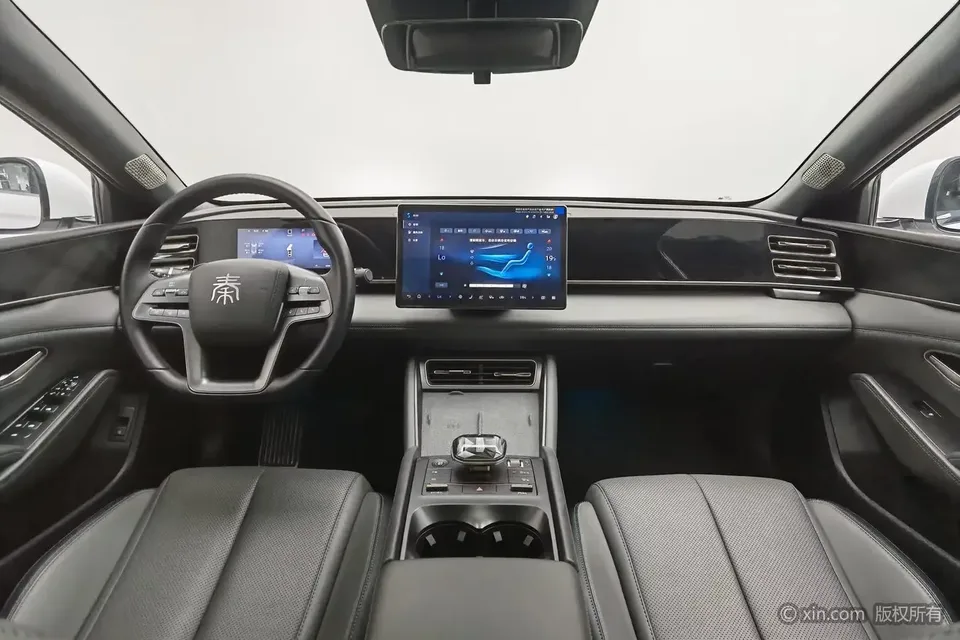 BYD Qin L DM Qin L DM 2025 DM-i 120KM Intelligent Driving Edition 2025 — thumbnail 4