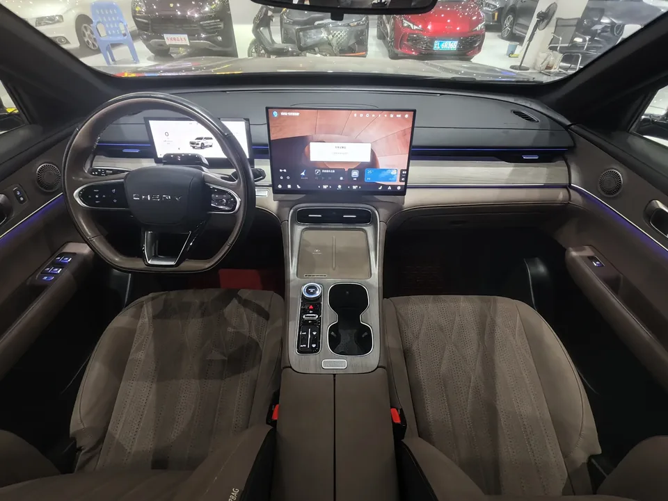 Chery Tiggo 8 PLUS Tiggo 8 PLUS 2025 Kunpeng 290TGDI DCT Premium 2024 — миниатюра 3