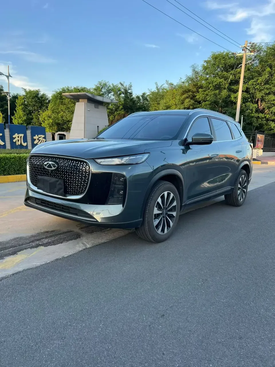 Chery Tiggo 8 PLUS Tiggo 8 PLUS 2025 Kunpeng 290TGDI DCT Deluxe Edition 2025 — photo 1, buy with delivery to Moscow