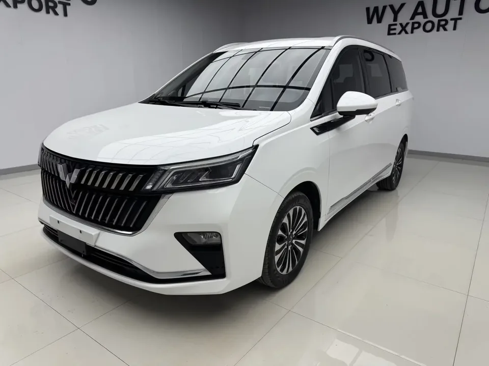 Wuling Jiachen Wuling Jiachen 2022 1.5T CVT Premium Flagship Model 2022 — photo 1, buy with delivery to Moscow