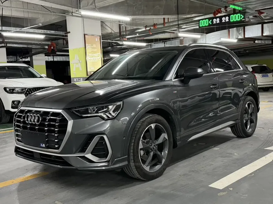 Audi Q3 Audi Q3 2022 35 TFSI Stylish Dynamic 2023 — photo 1, buy with delivery to Moscow