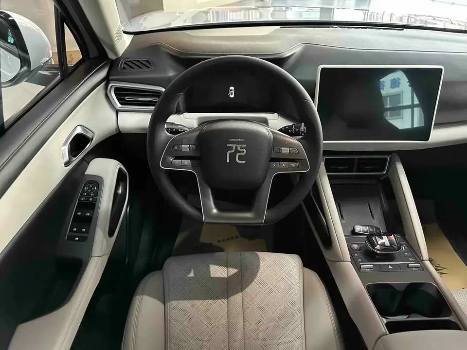 BYD Yuan Up Yuan UP 2024 401KM Leading Type 2025 — thumbnail 4