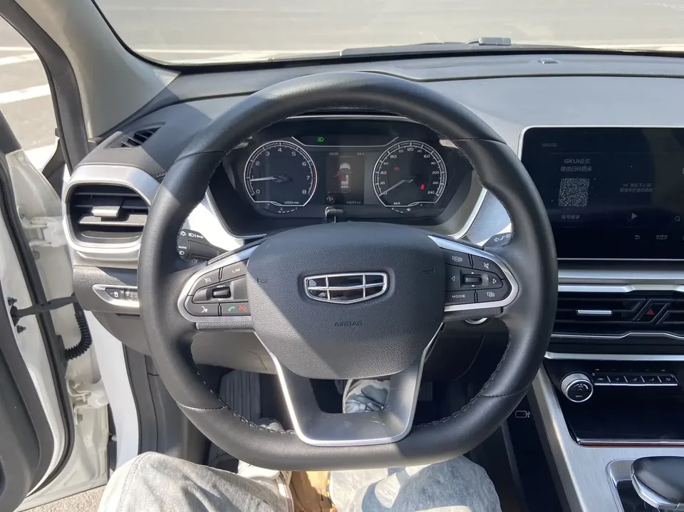 Geely Coolray SX11 Binyue 2021 240T DCT Diamond Edition 2022 — thumbnail 4