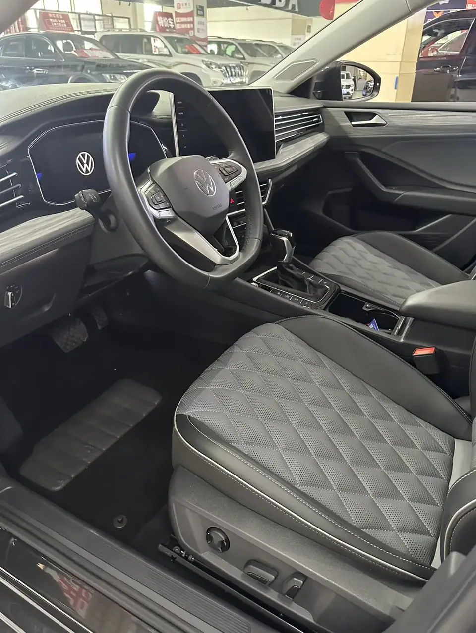 Volkswagen Sagitar Sagitar 2023 200TSI DSG Flying Edition 2022 — миниатюра 3