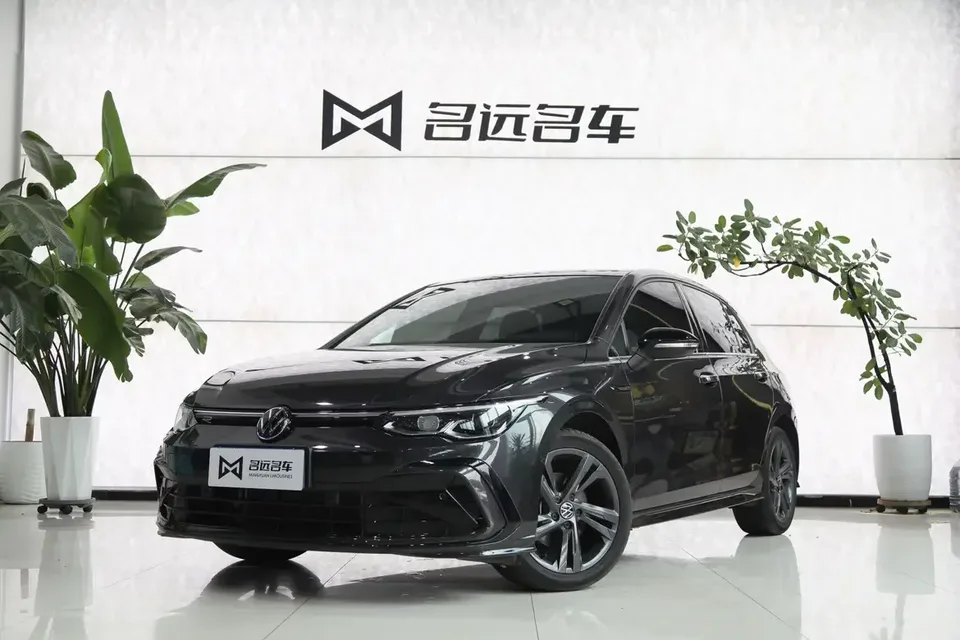 Volkswagen Golf golf 2023 280TSI DSG R-Line Lite 2023 — photo 1, buy with delivery to Moscow