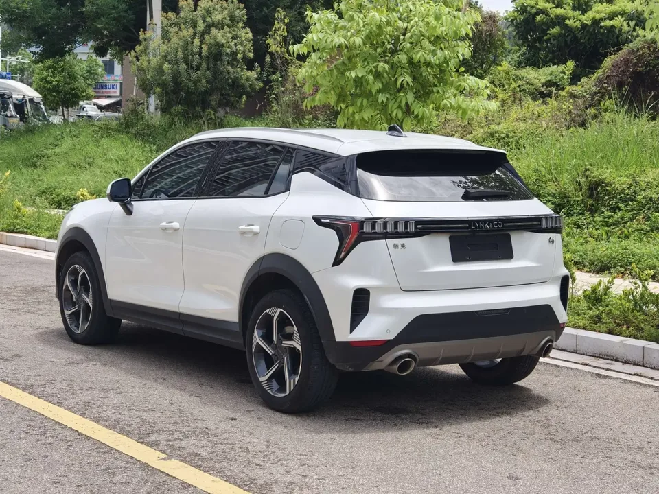 Lynk & Co 06 Lynk & Co 06 2023 Remix 1.5T JinHalo 2023 — thumbnail 2