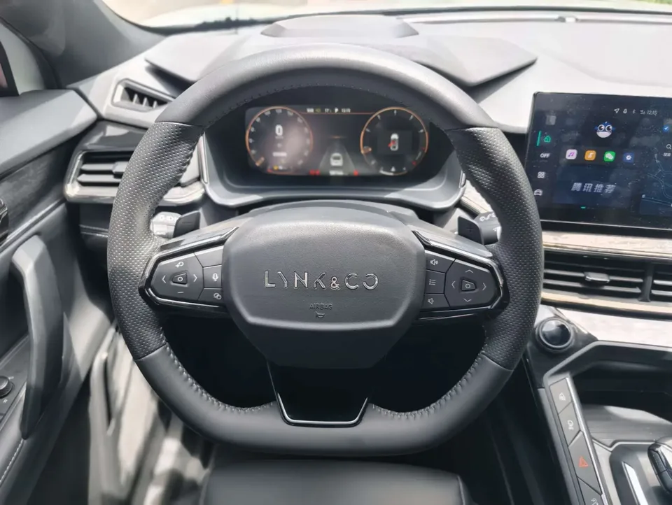 Lynk & Co 06 Lynk & Co 06 2023 Remix 1.5T JinHalo 2023 — thumbnail 4