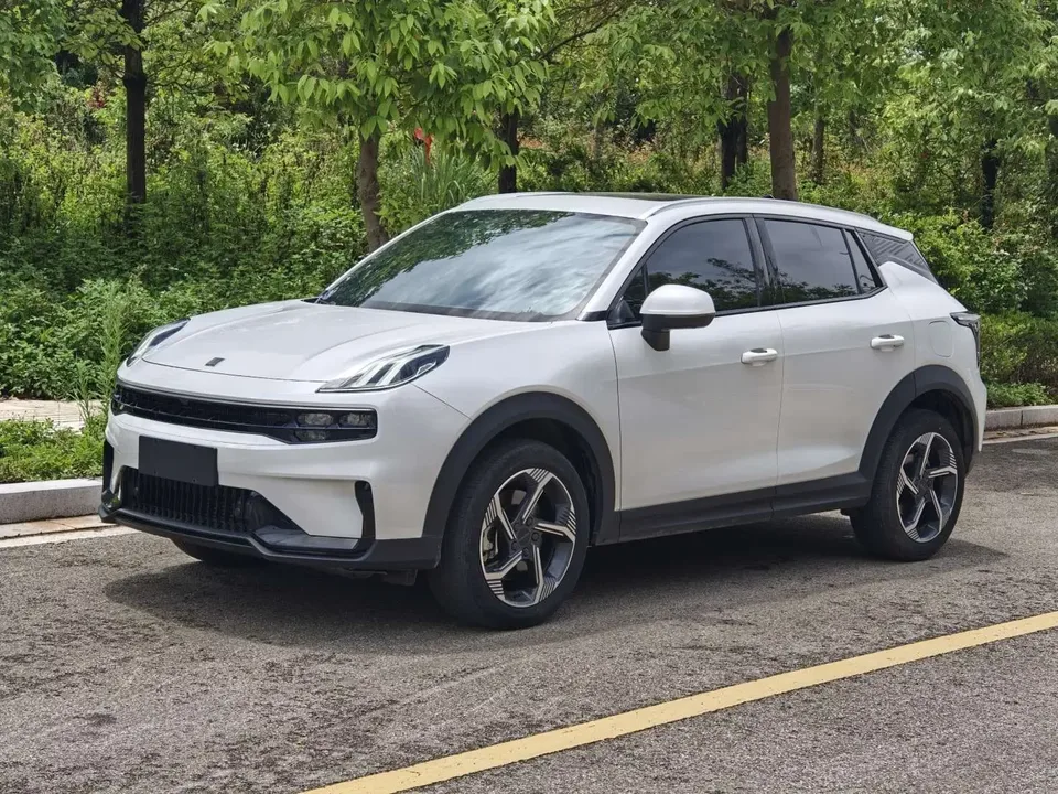 Lynk & Co 06 Lynk & Co 06 2023 Remix 1.5T JinHalo 2023 — photo 1, buy with delivery to Moscow