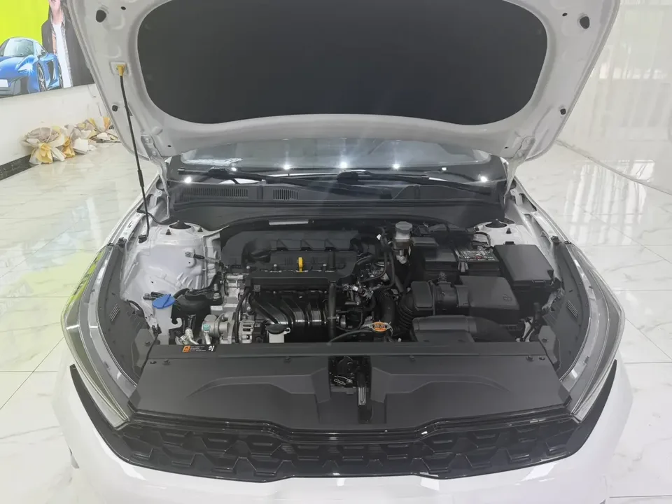 Kia K3 Kia K3 2023 1.5L IVT Deluxe Edition 2023 — миниатюра 3