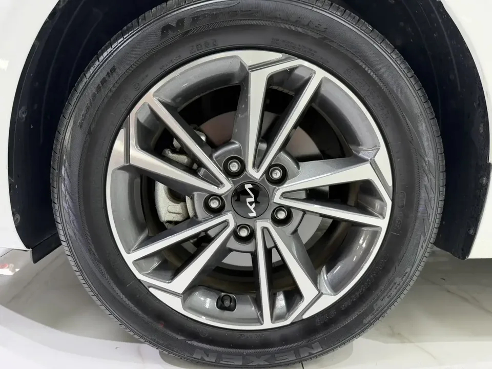 Kia K3 Kia K3 2023 1.5L IVT Deluxe Edition 2023 — thumbnail 3