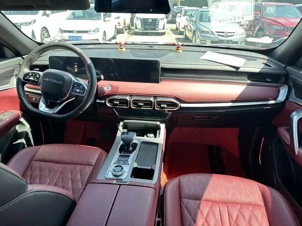 Jetour Jietu X70 PLUS Jietu X70 PLUS 2024 Champion Edition 1.5T DCT Champion MAX+ 7 Seaters 2024 — thumbnail 2