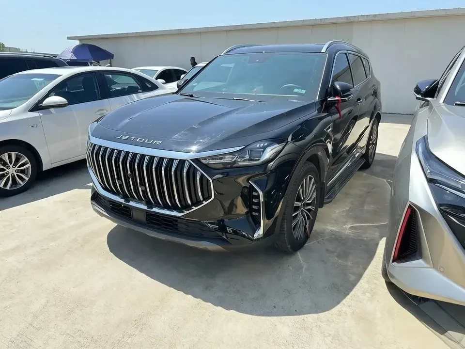 Jetour Jietu X70 PLUS Jietu X70 PLUS 2024 Champion Edition 1.5T DCT Champion MAX+ 7 Seaters 2024 — photo 1, buy with delivery to Moscow