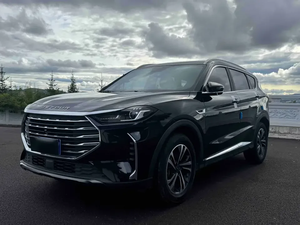 Jetour Jietu X70 PLUS Jietu X70 PLUS 2021 1.5T DCT Shan Pro 7 Seaters 2022 — фото 1, купить с доставкой в Москву