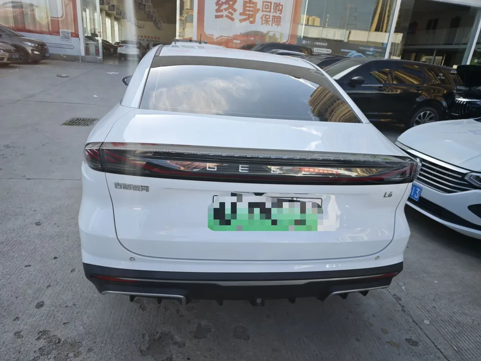 Geely Galaxy L6 Galaxy L6 2024 Longteng version 1.5T DHT 125km PLUS 2024 — thumbnail 2