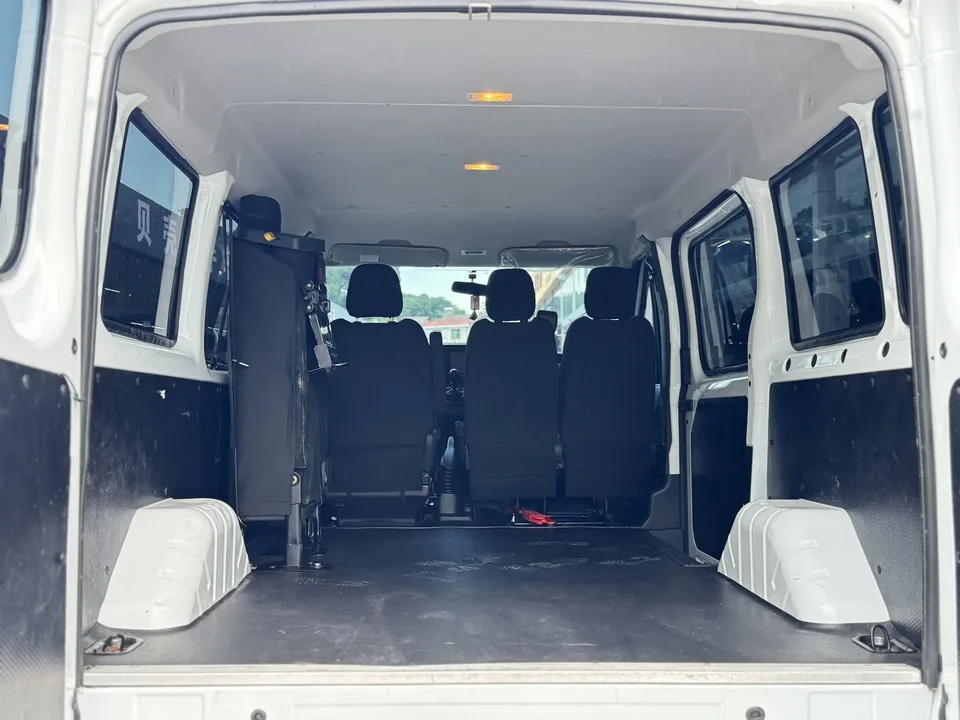 Jiangling Fushun Fushun 2024 2.0T manual diesel short-axle low-top commercial multi-purpose passenger car 5 seats 2025 — thumbnail 3