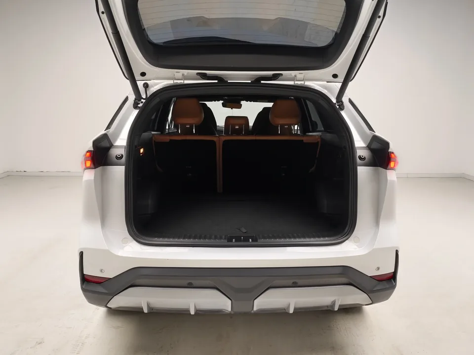 Geely Galaxy L7 Galaxy L7 2025 1.5L EM-i 115km Explorer Edition 2025 — миниатюра 5
