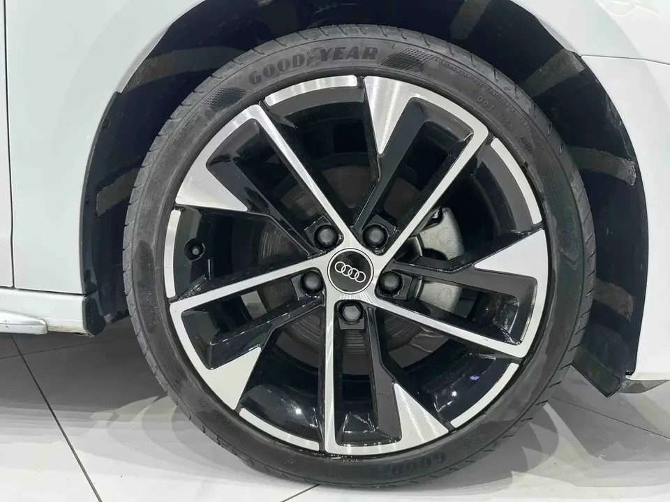 Audi A3 Audi A3 2022 Sportback 35 TFSI Stylish and sporty 2022 — thumbnail 3