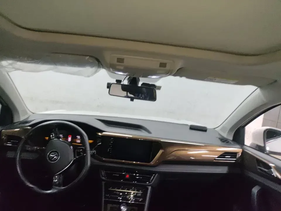 Volkswagen Tharu tuyue 2022 280TSI 2WD Deluxe Edition 2023 — thumbnail 2
