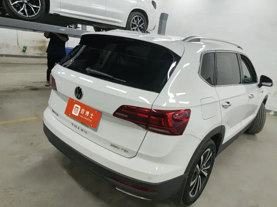Volkswagen Tharu tuyue 2022 280TSI 2WD Deluxe Edition 2023 — thumbnail 4