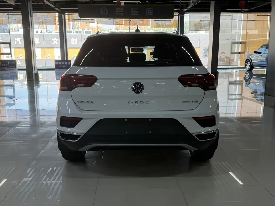 Volkswagen T-Roc TANG 2022 280TSI DSG 2WD Comfort PLUS 2023 — thumbnail 2