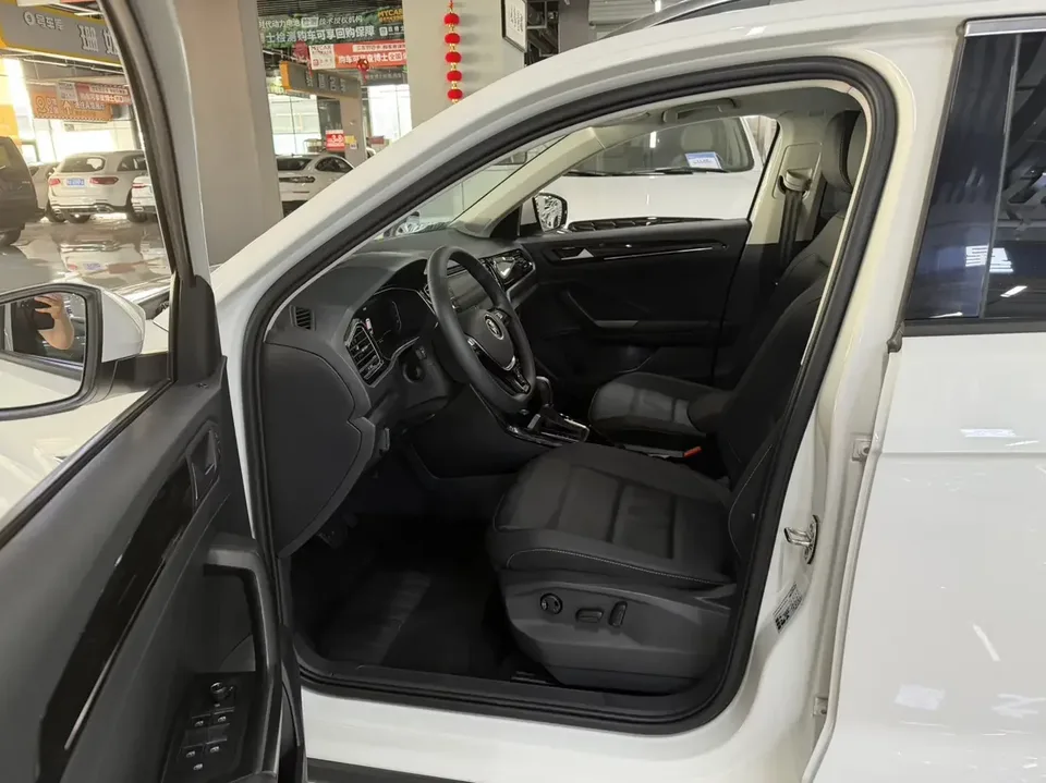 Volkswagen T-Roc TANG 2022 280TSI DSG 2WD Comfort PLUS 2023 — thumbnail 5