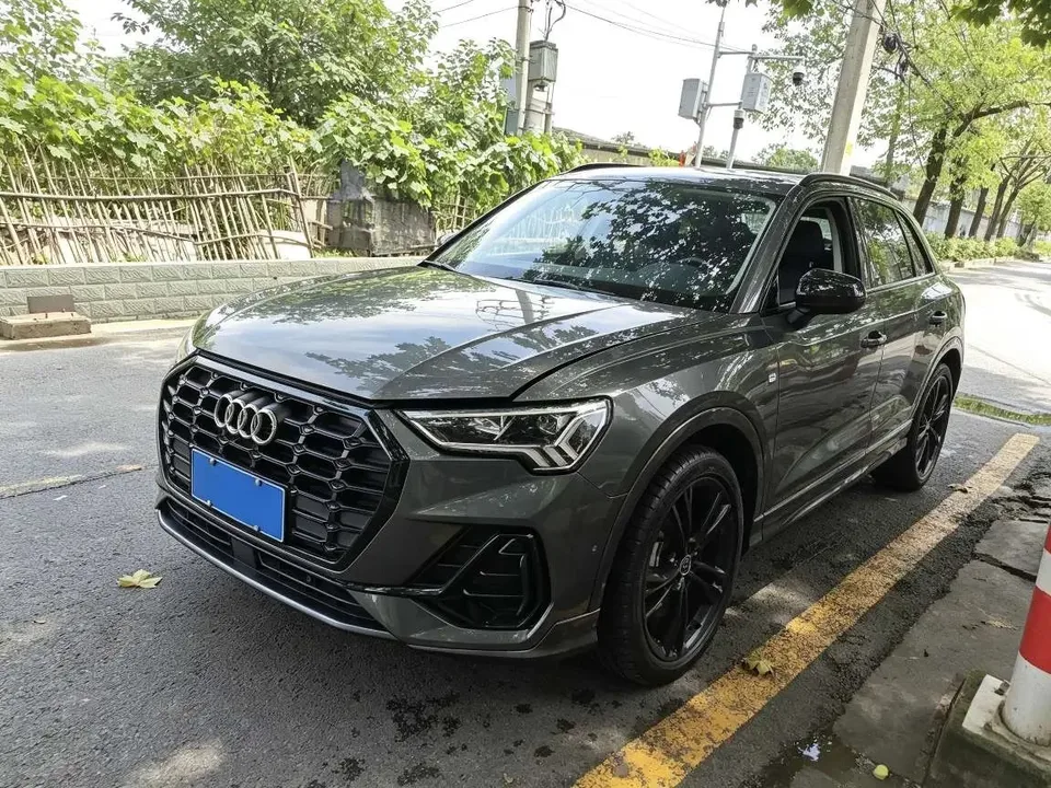 Audi Q3 Audi Q3 2023 35 TFSI Stylish Dynamic 2022 — photo 1, buy with delivery to Moscow